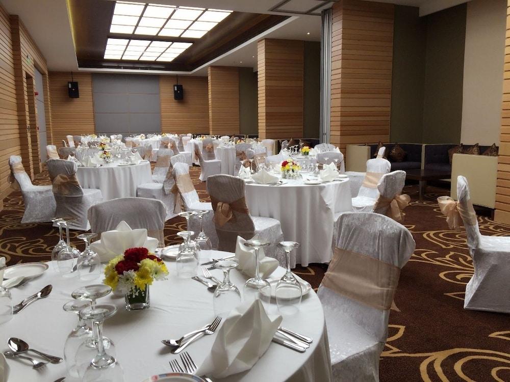 Ramee Rose Hotel Manama Luaran gambar